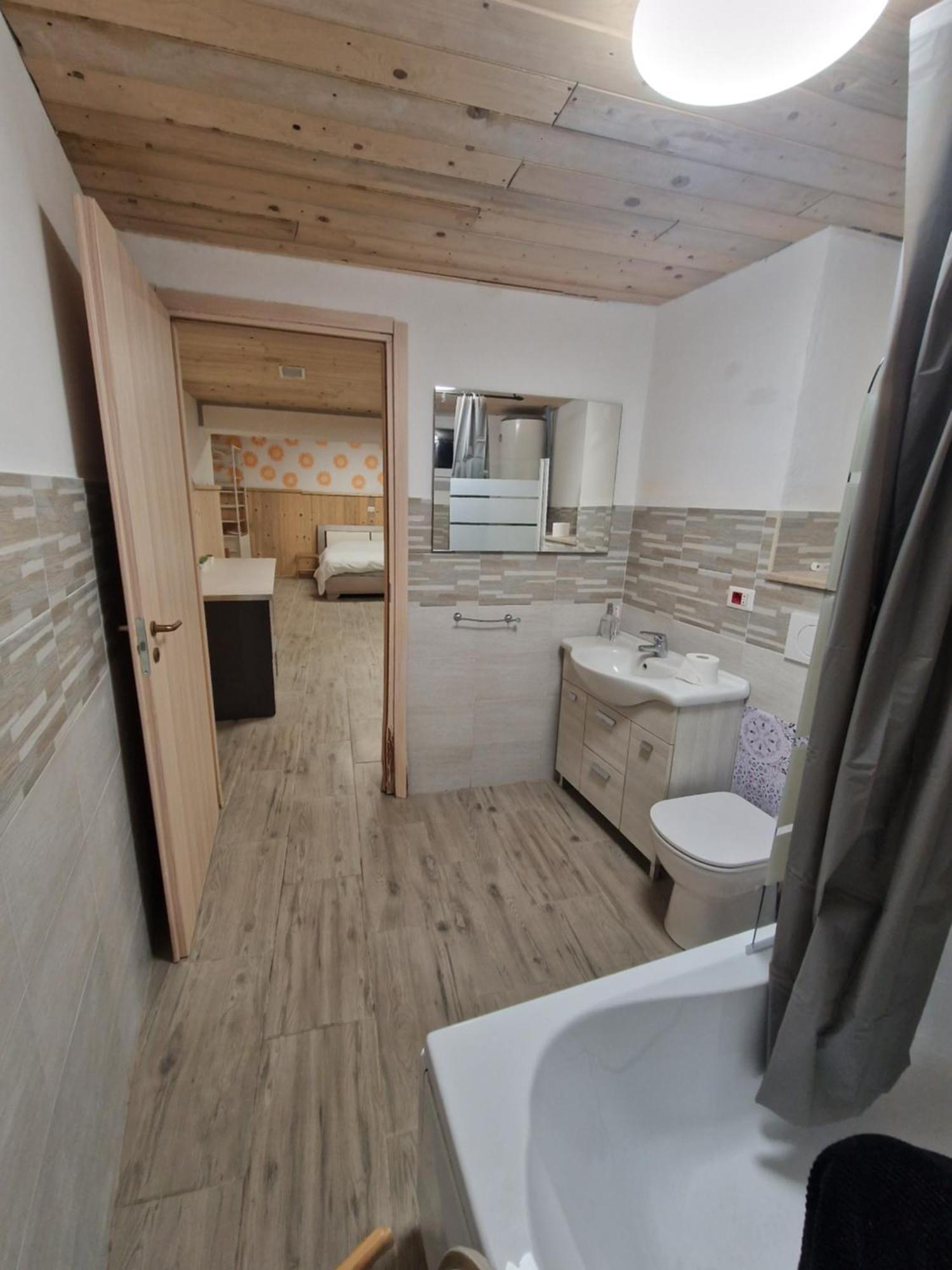 Underground Home Vicino Metropolitana Comasina Cormano Exterior photo