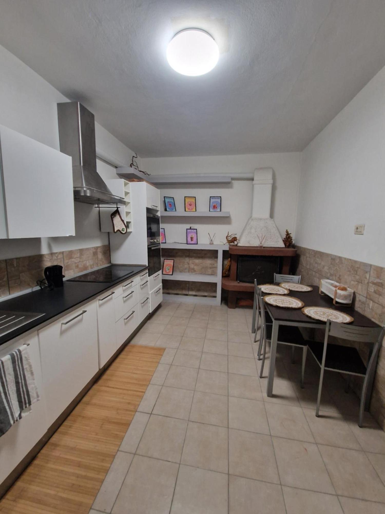 Underground Home Vicino Metropolitana Comasina Cormano Exterior photo
