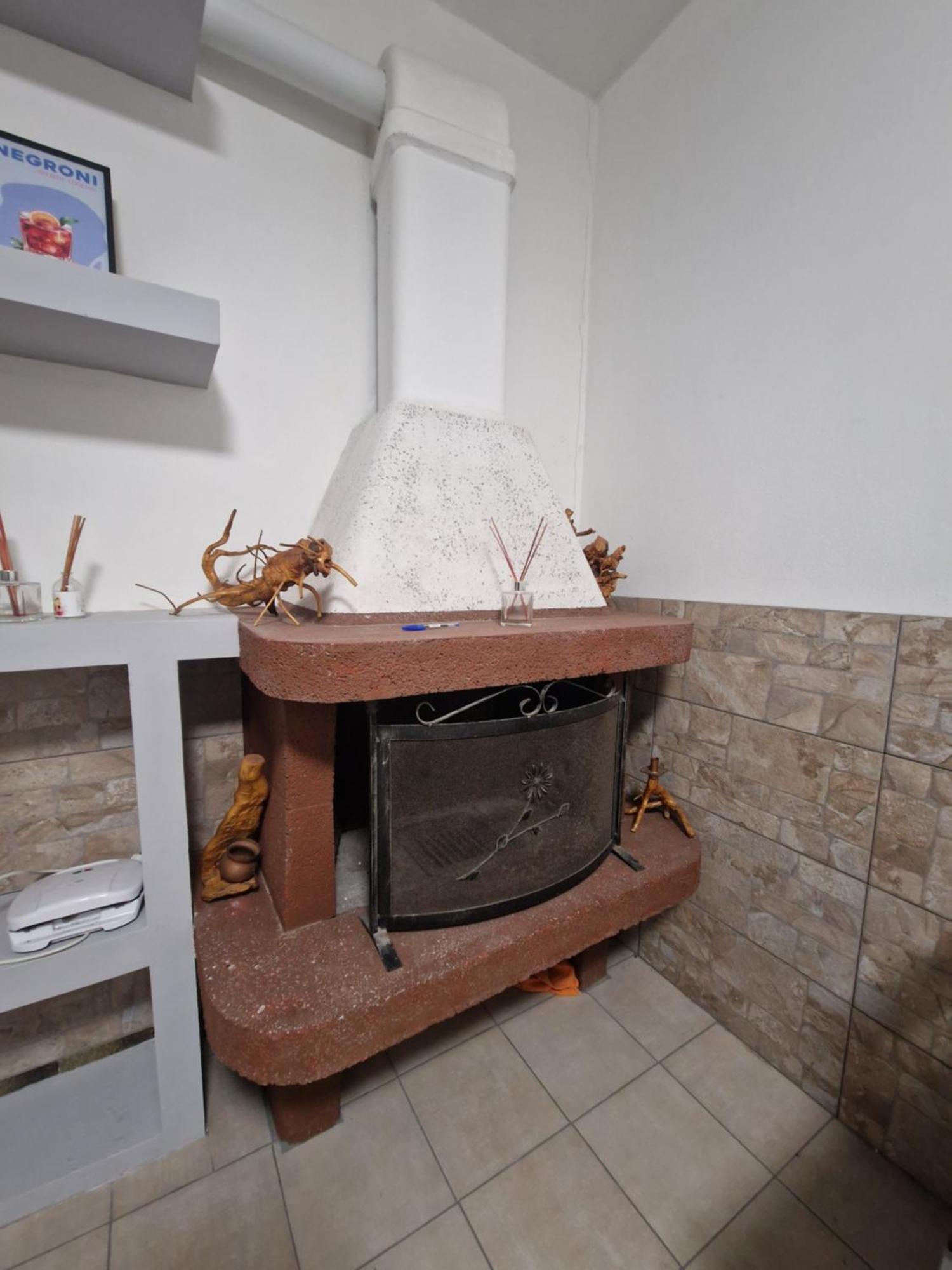Underground Home Vicino Metropolitana Comasina Cormano Exterior photo