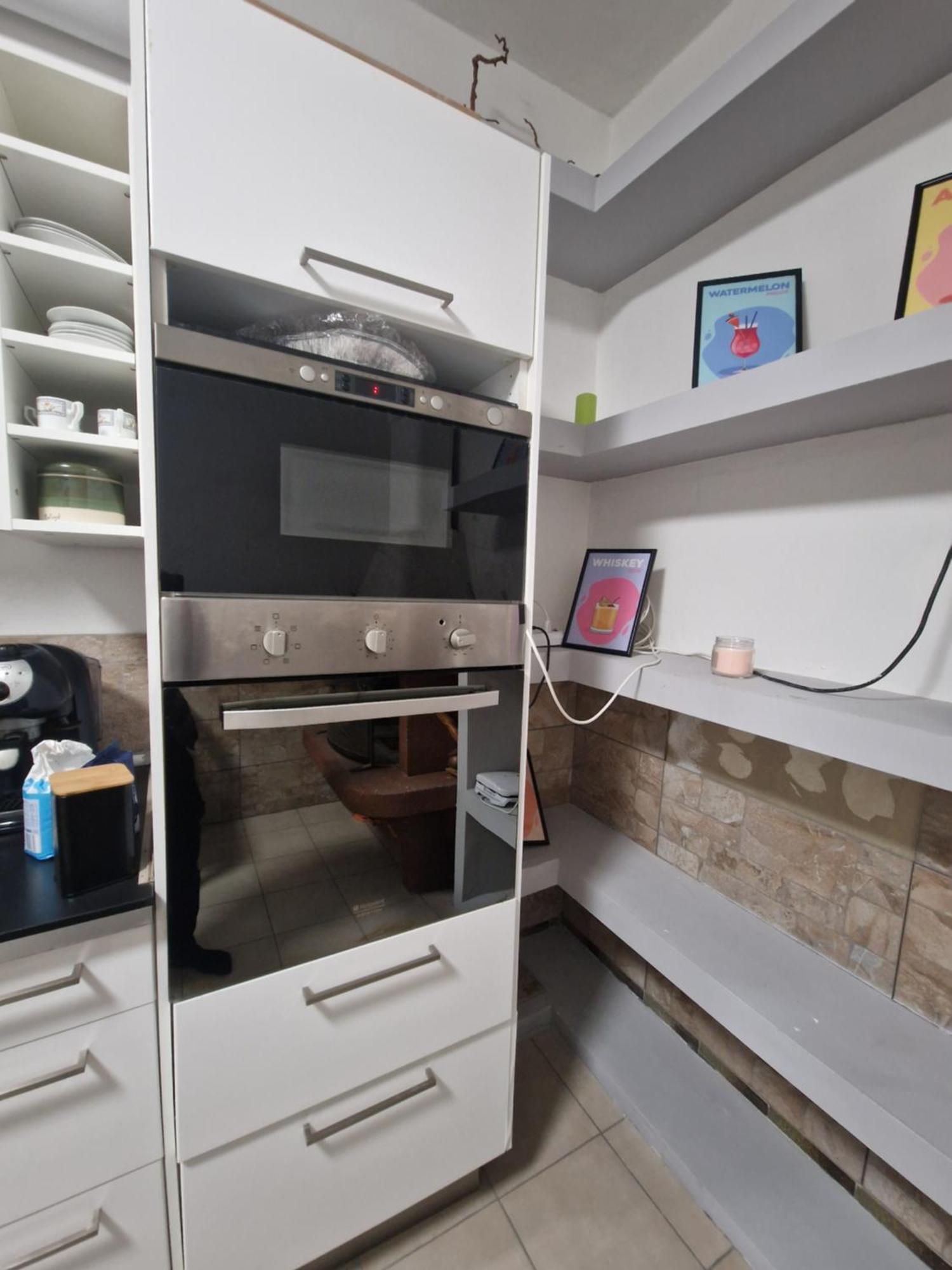 Underground Home Vicino Metropolitana Comasina Cormano Exterior photo