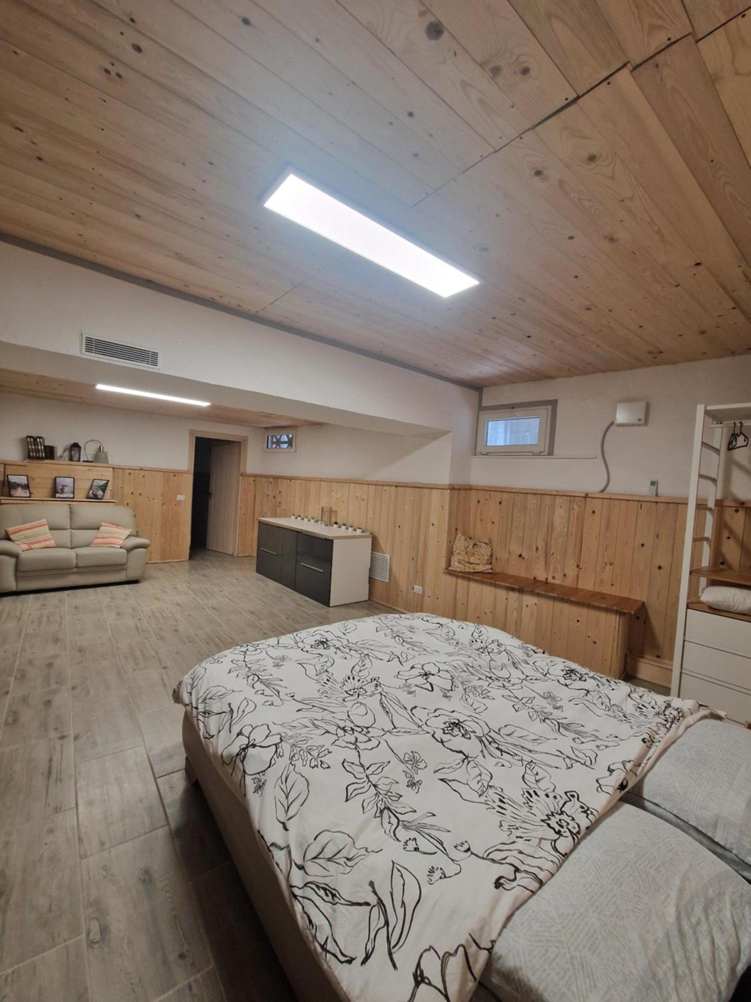 Underground Home Vicino Metropolitana Comasina Cormano Exterior photo