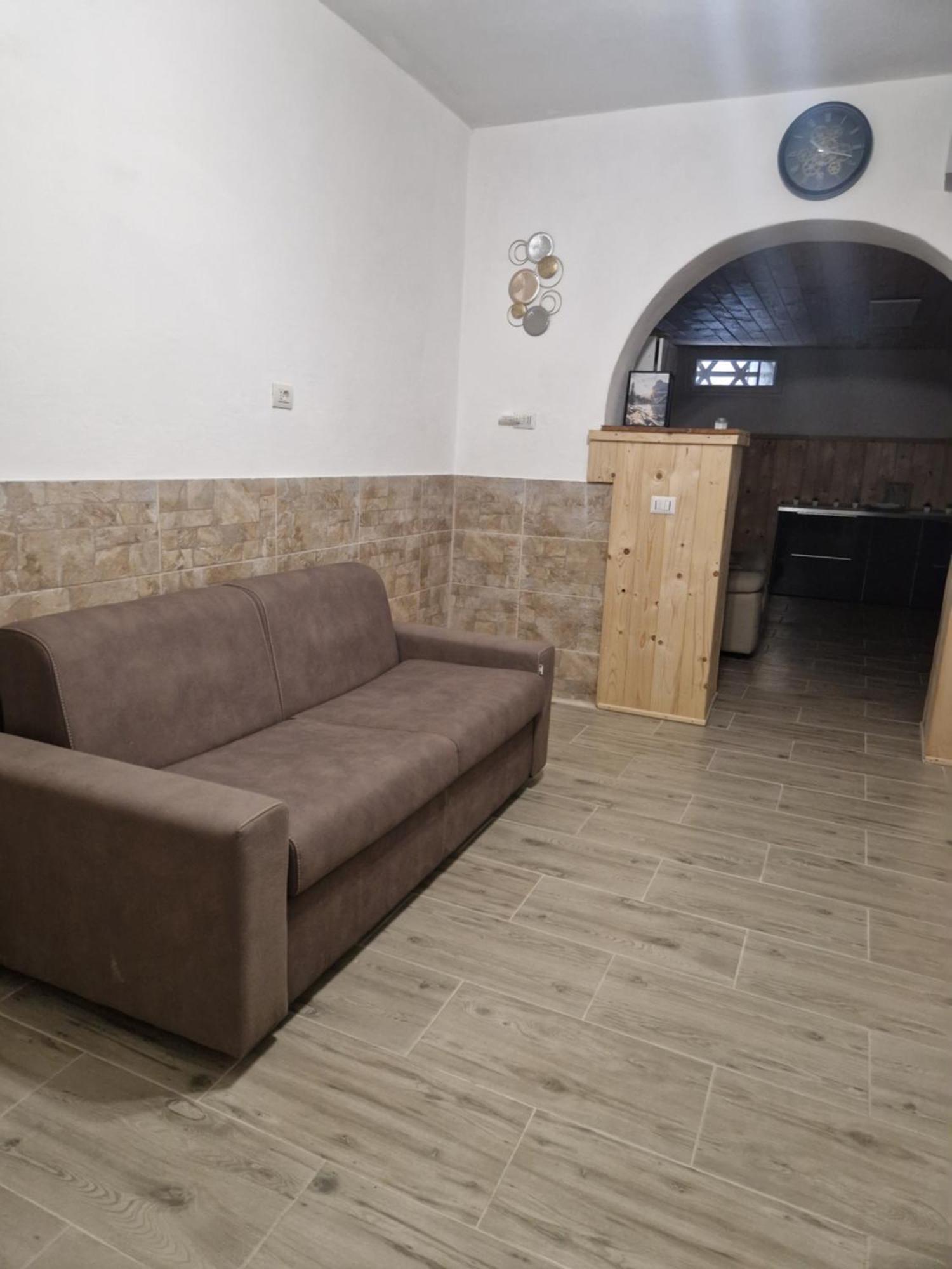Underground Home Vicino Metropolitana Comasina Cormano Exterior photo
