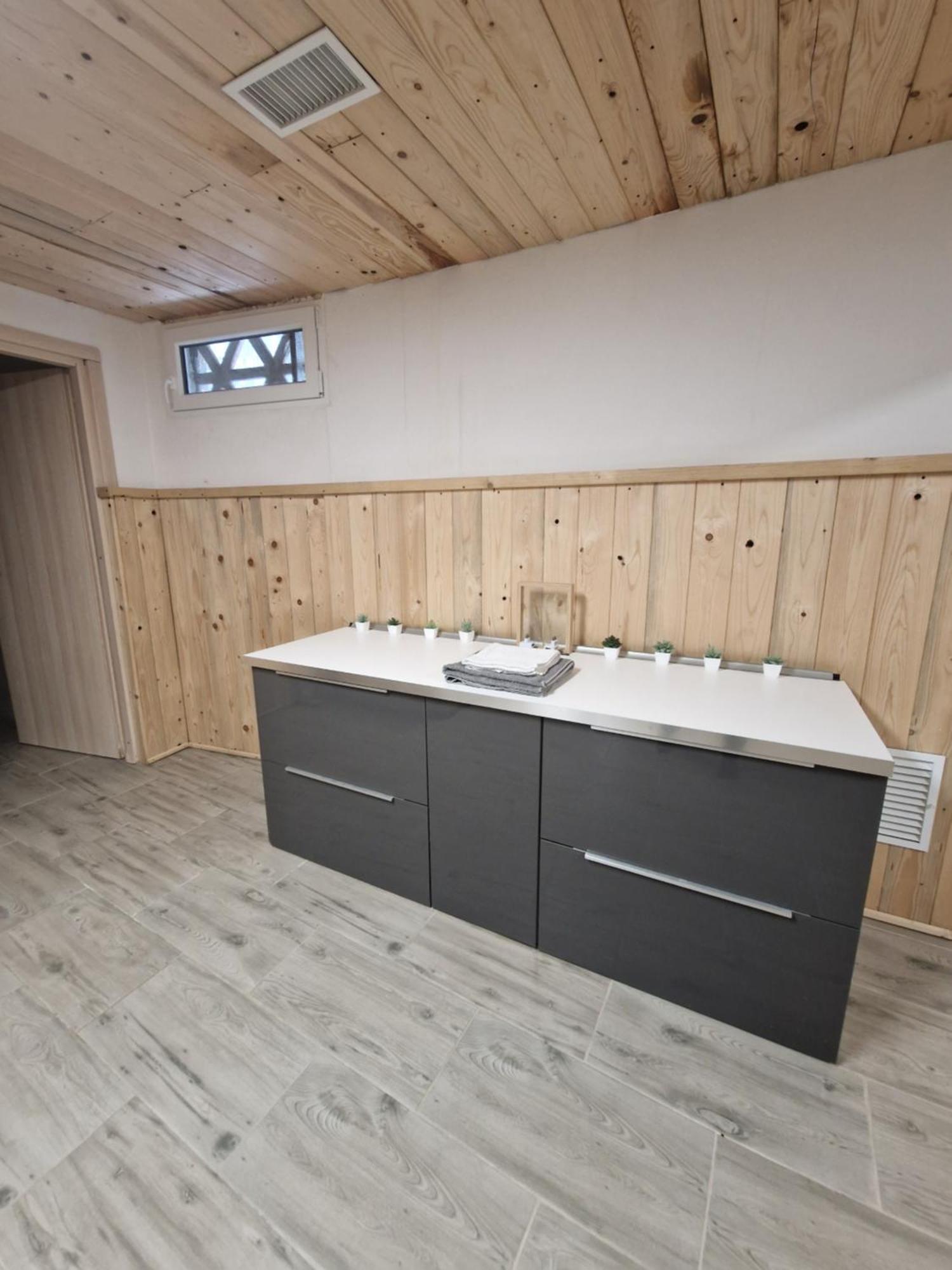 Underground Home Vicino Metropolitana Comasina Cormano Exterior photo
